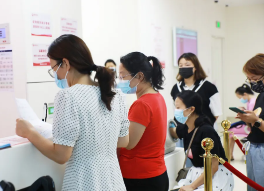不掛號，解決多個問題，多學(xué)科MDT聯(lián)合門診讓更年期女性少跑腿，更安心！