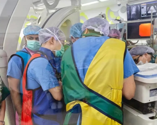 歐陽海峰教授受邀赴泰國(guó)進(jìn)行呼吸介入手術(shù)指導(dǎo)