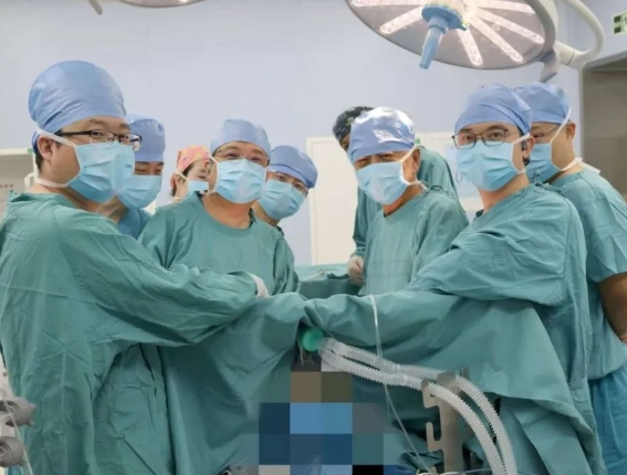 難度五顆星！不插管手術(shù)擊潰“封喉”腫瘤